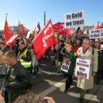 TTIP büro-aktion bei Demo 2015